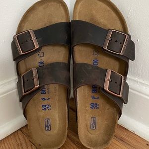 NEVER BEEN WORN! Size 40 Birkenstocks (Women)